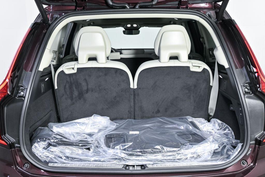 2026 Volvo XC90 ULTRA DARK THEME, B6 AWD GAS (MILD HYBRID), G — миниатюра 32
