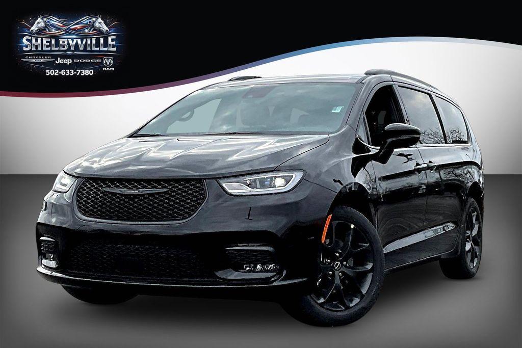 New 2026 Chrysler Pacifica Select