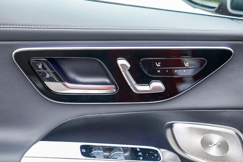 2026 Mercedes-BENZ GLC thumbnail 21