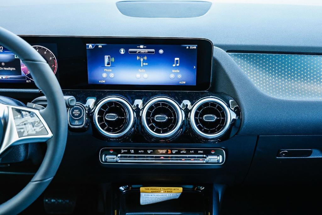 2026 Mercedes-BENZ GLA — миниатюра 12