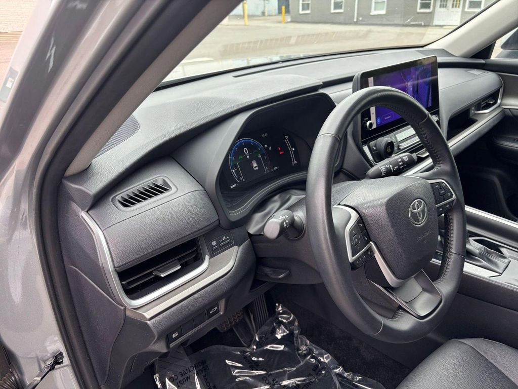 2025 Toyota GRAND HIGHLANDER XLE 缩略图 32