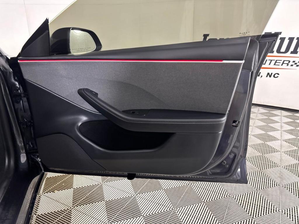 2025 Tesla MODEL 3 STANDARD 缩略图 23