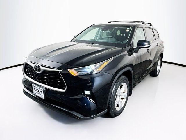 Used 2022 Toyota Highlander LE