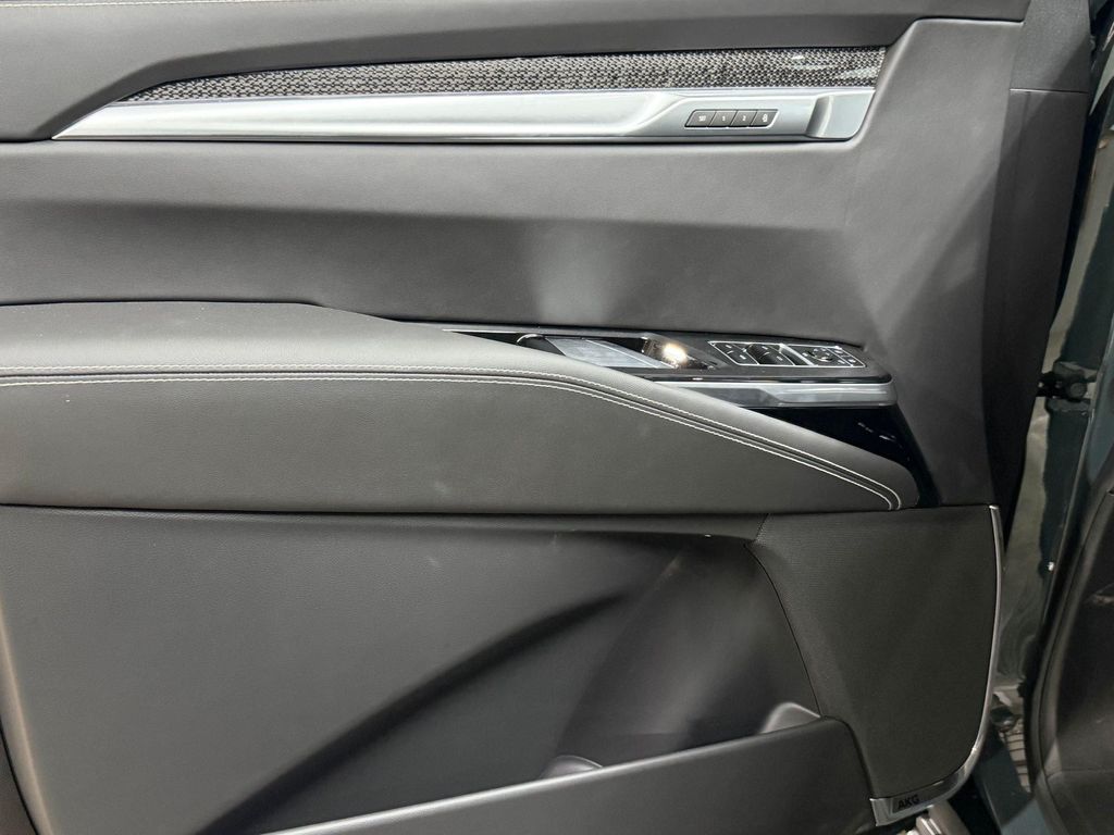 2026 Cadillac ESCALADE V-SERIES 缩略图 31