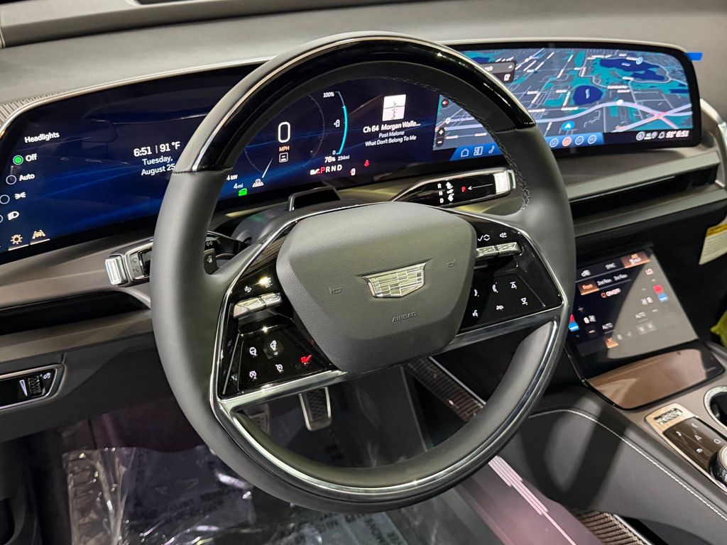 2027 Cadillac VISTIQ SPORT photo 9