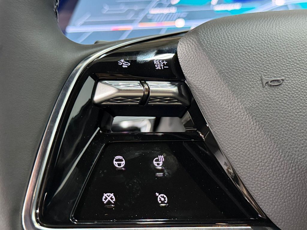 2027 Cadillac LYRIQ SPORT — миниатюра 13