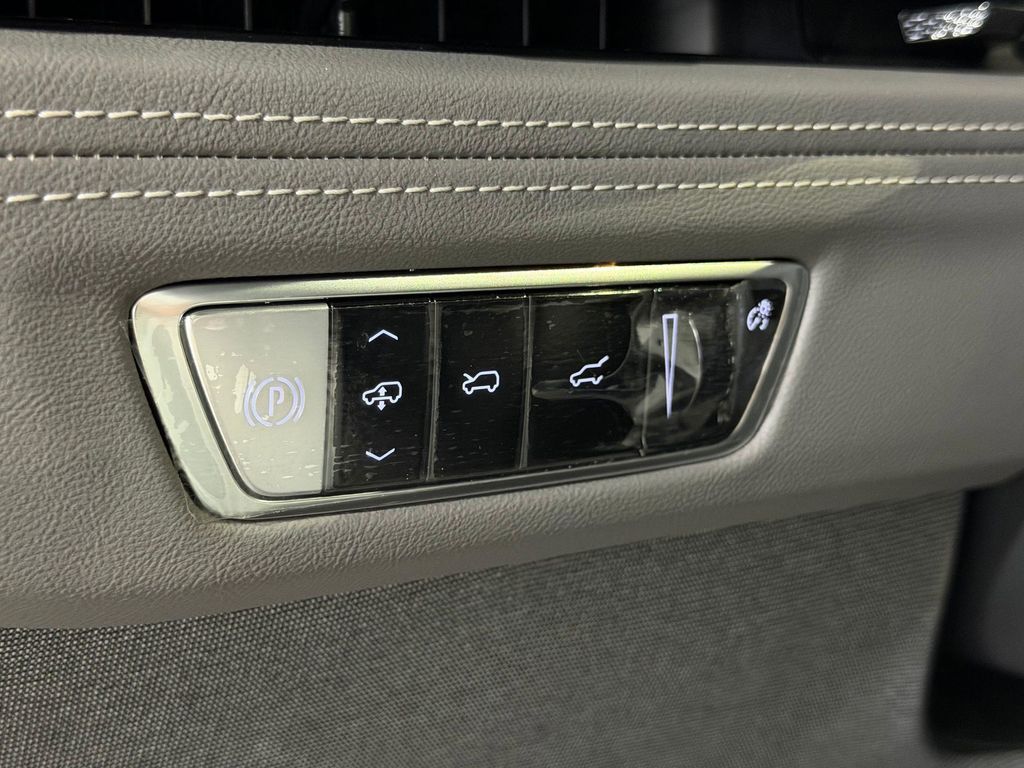 صورة مصغرة 17 لـ 2026 Cadillac ESCALADE IQ SPORT