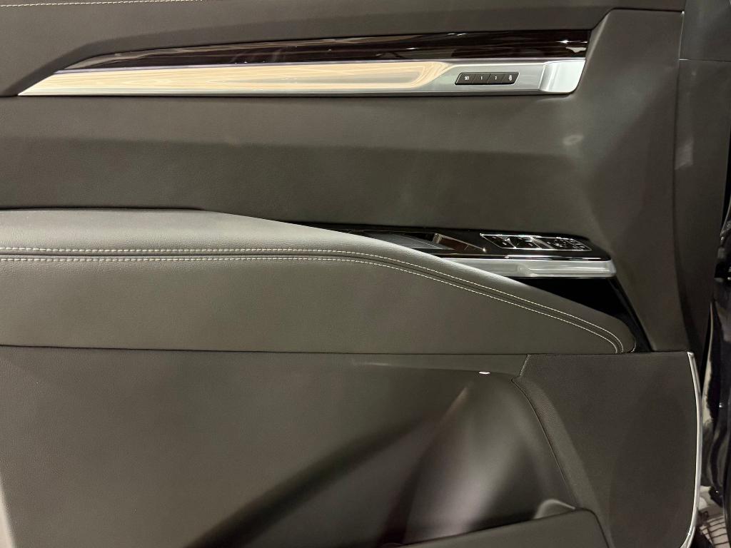 صورة مصغرة 11 لـ 2026 Cadillac ESCALADE LUXURY