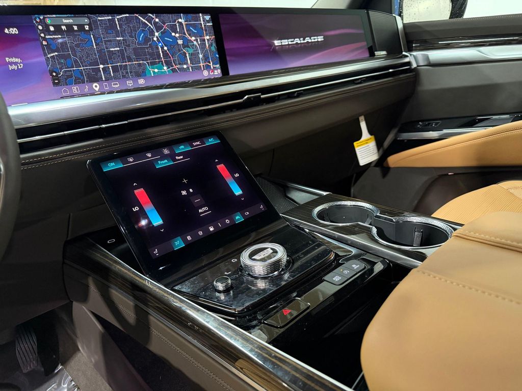 صورة مصغرة 16 لـ 2026 Cadillac ESCALADE LUXURY