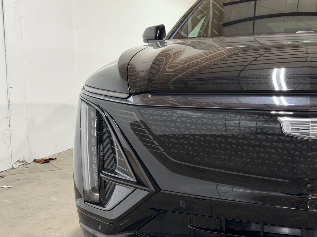 2027 Cadillac LYRIQ SPORT — миниатюра 10