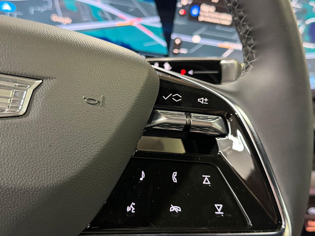2027 Cadillac VISTIQ SPORT photo 14