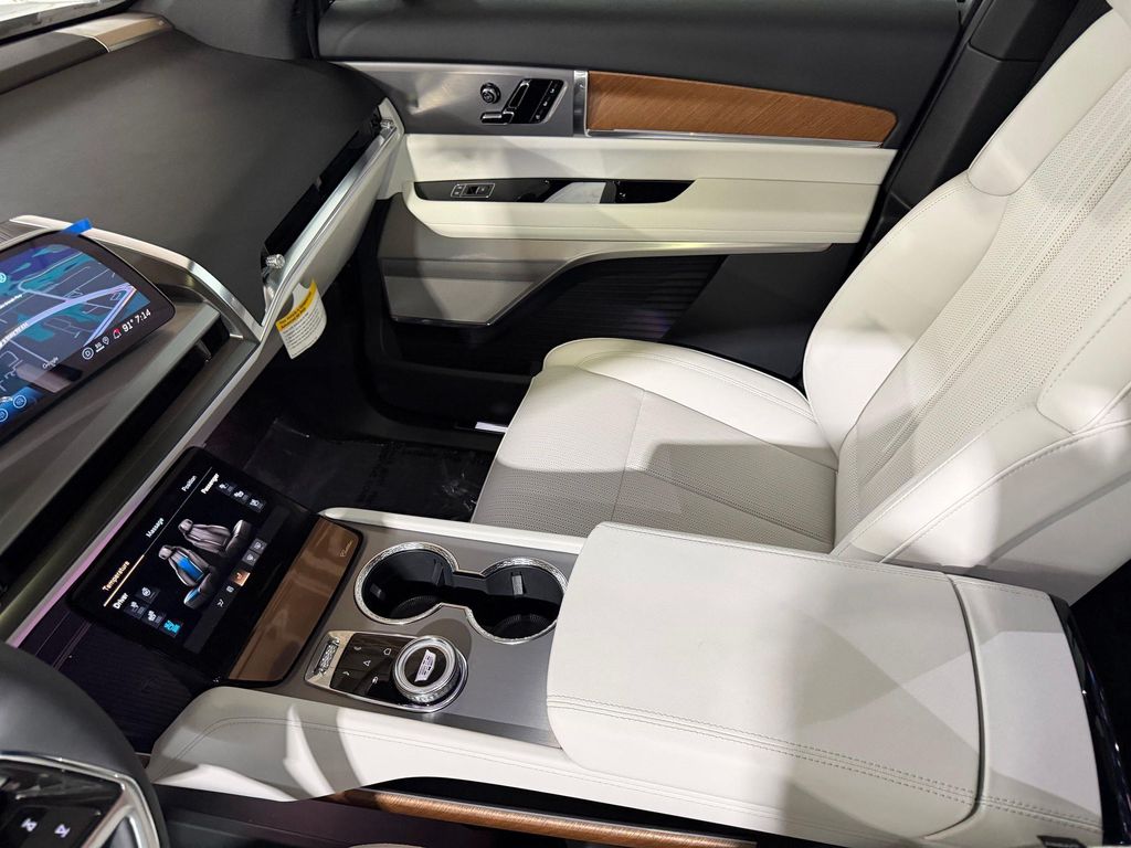 2027 Cadillac VISTIQ SPORT photo 15