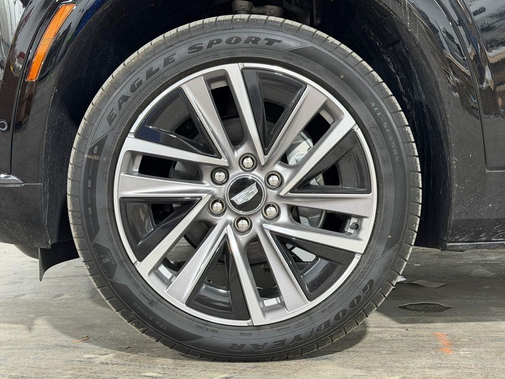 2027 Cadillac VISTIQ SPORT photo 11