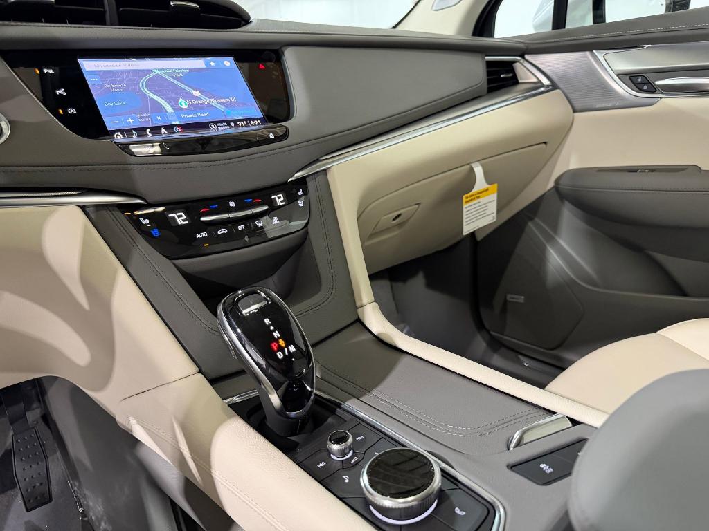 2026 Cadillac XT5 PREMIUM LUXURY thumbnail 16