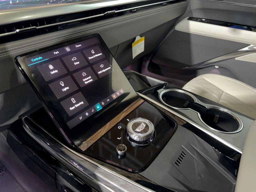 صورة مصغرة 22 لـ 2026 Cadillac ESCALADE IQ SPORT