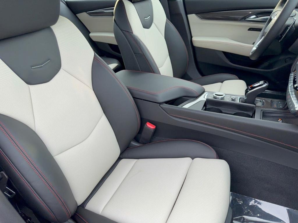 2026 Cadillac CT5 SPORT — миниатюра 30