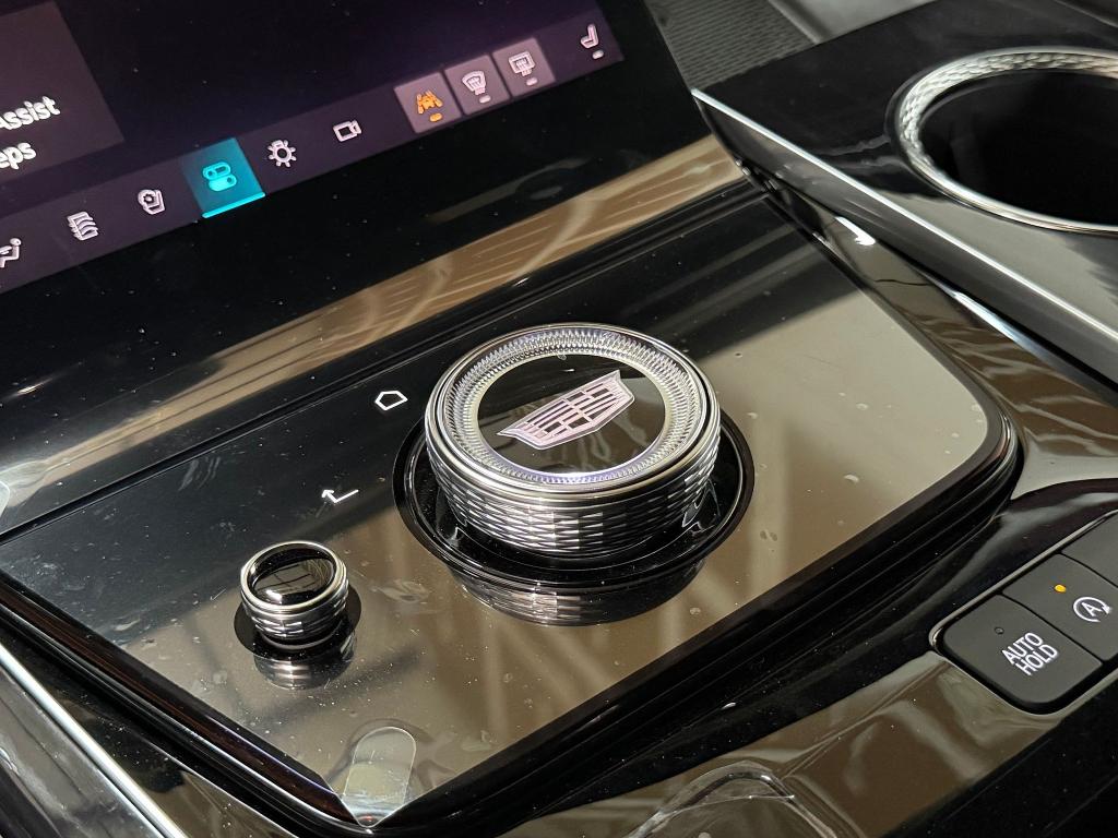 2026 Cadillac ESCALADE SPORT thumbnail 15