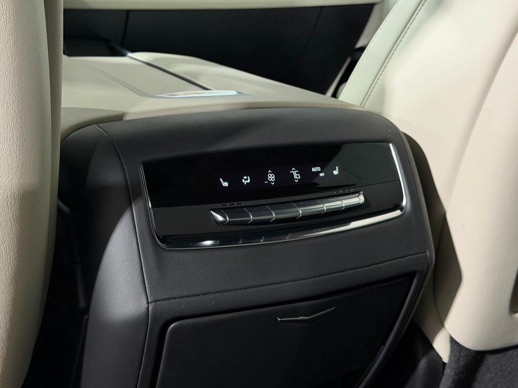 صورة مصغرة 49 لـ 2025 Cadillac ESCALADE SPORT