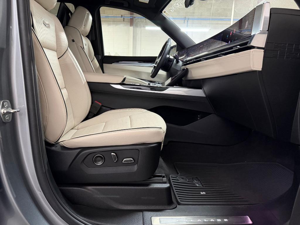 صورة مصغرة 26 لـ 2025 Cadillac ESCALADE SPORT