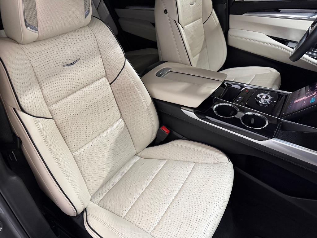 صورة مصغرة 57 لـ 2025 Cadillac ESCALADE SPORT