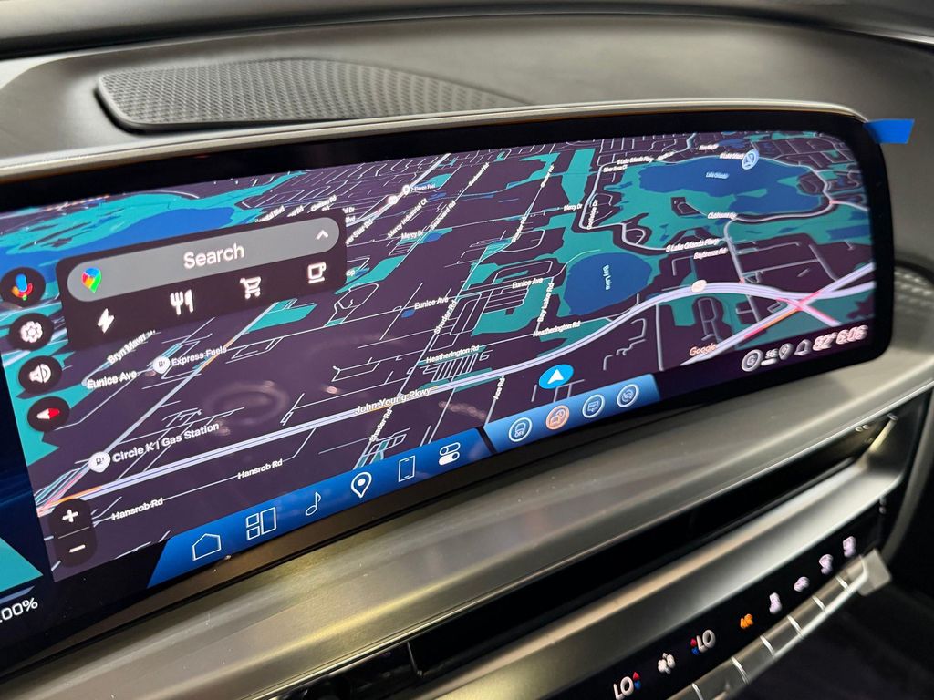 2027 Cadillac LYRIQ SPORT — миниатюра 26