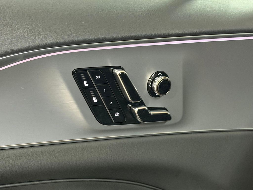 2027 Cadillac LYRIQ SPORT — миниатюра 19