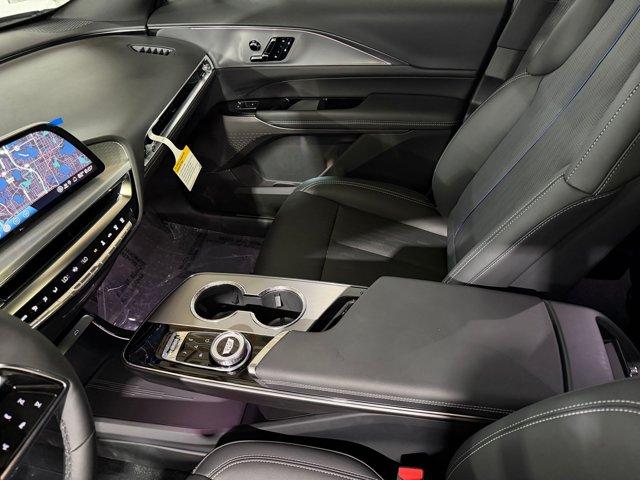 2027 Cadillac LYRIQ SPORT — фото 16