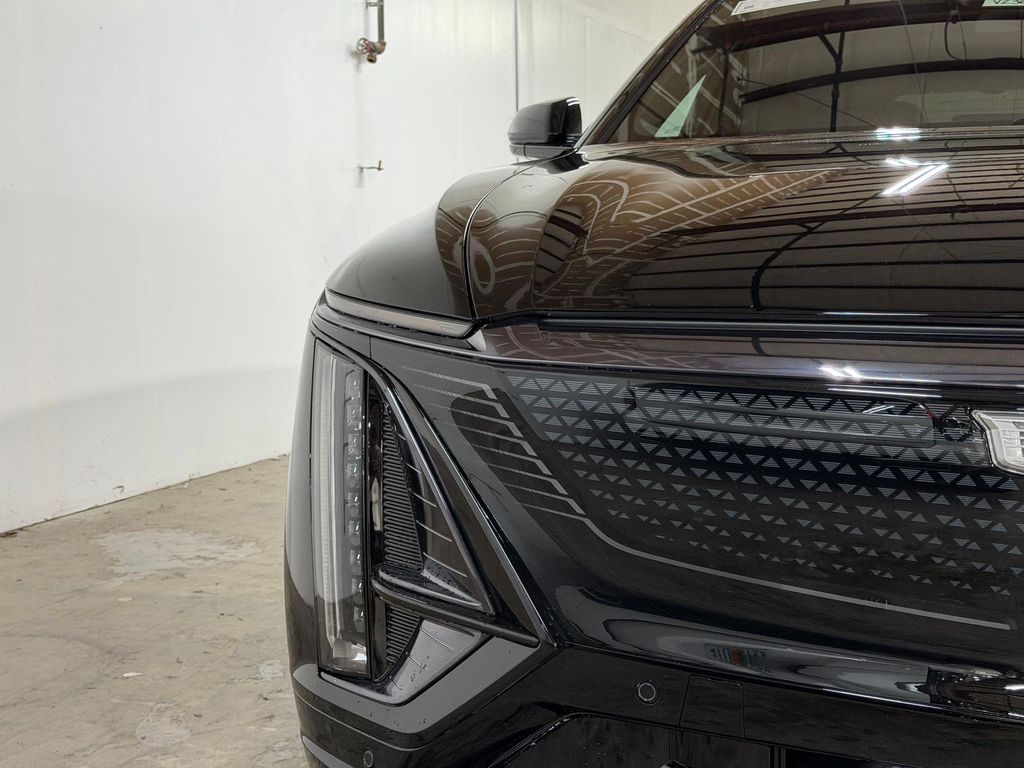 2027 Cadillac LYRIQ SPORT — миниатюра 10