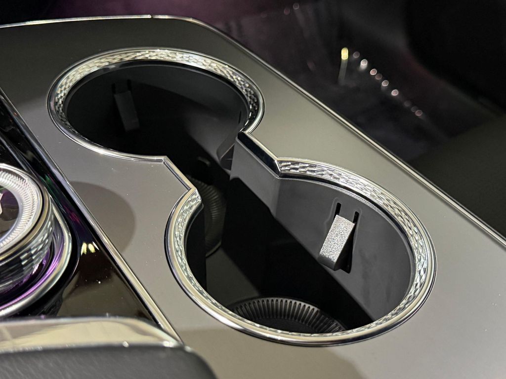 2027 Cadillac LYRIQ SPORT — миниатюра 17