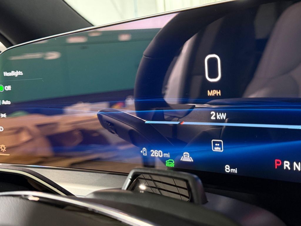 2027 Cadillac LYRIQ SPORT thumbnail 30