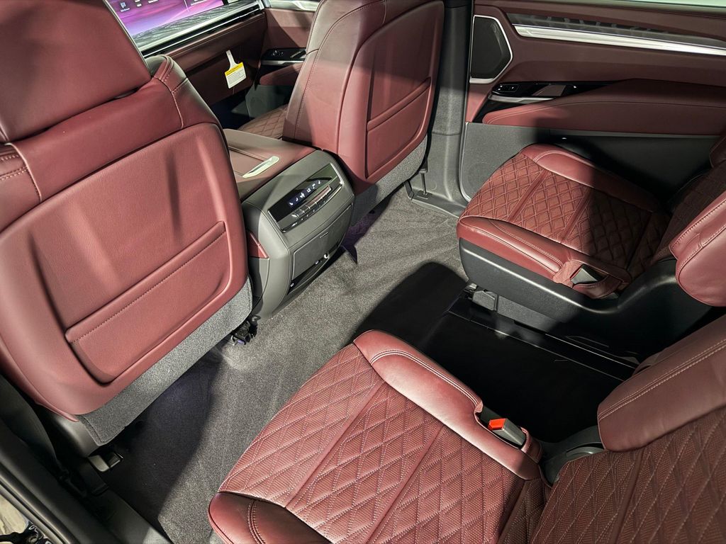 صورة مصغرة 12 لـ 2026 Cadillac ESCALADE ESV LUXURY