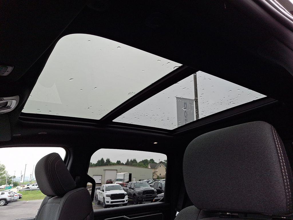 2026 RAM 1500 BIG HORN photo 9
