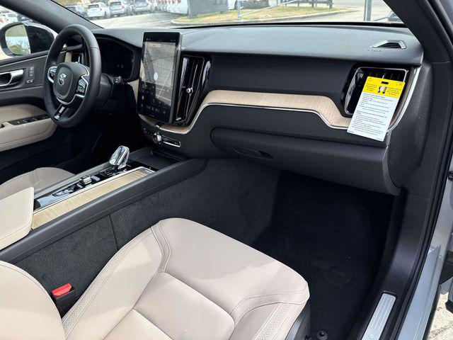 2026 Volvo XC60 B5 PLUS — миниатюра 16