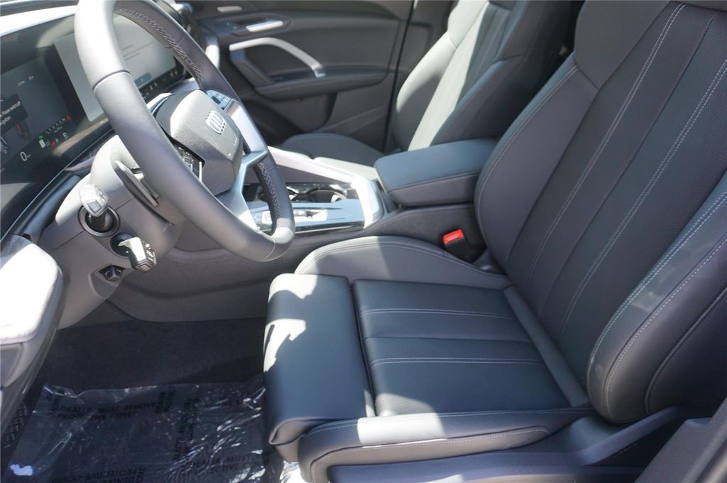 صورة 9 لـ 2026 AUDI Q5 PREMIUM PLUS TFSI QUATTRO S TRONIC
