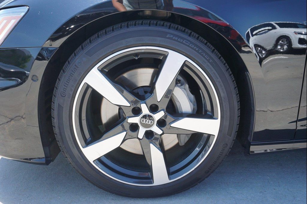 صورة 10 لـ 2025 AUDI A5 PREMIUM PLUS TFSI QUATTRO S TRONIC