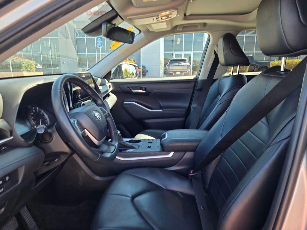 2023 Toyota HIGHLANDER XLE — миниатюра 31