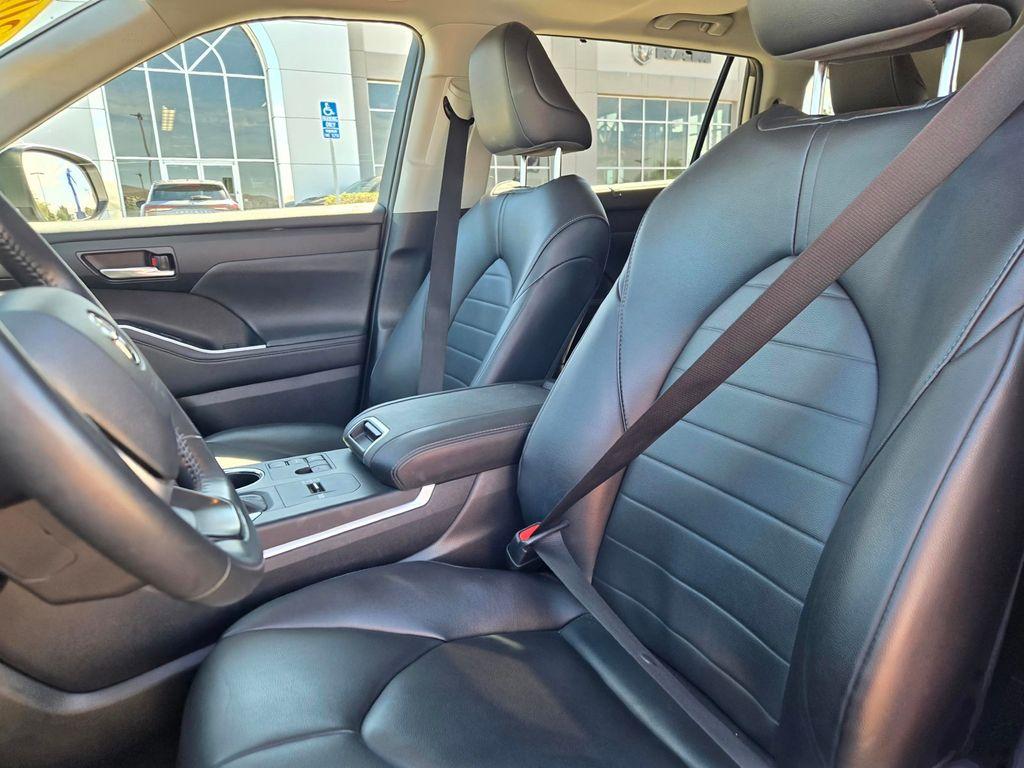 2023 Toyota HIGHLANDER XLE — миниатюра 19