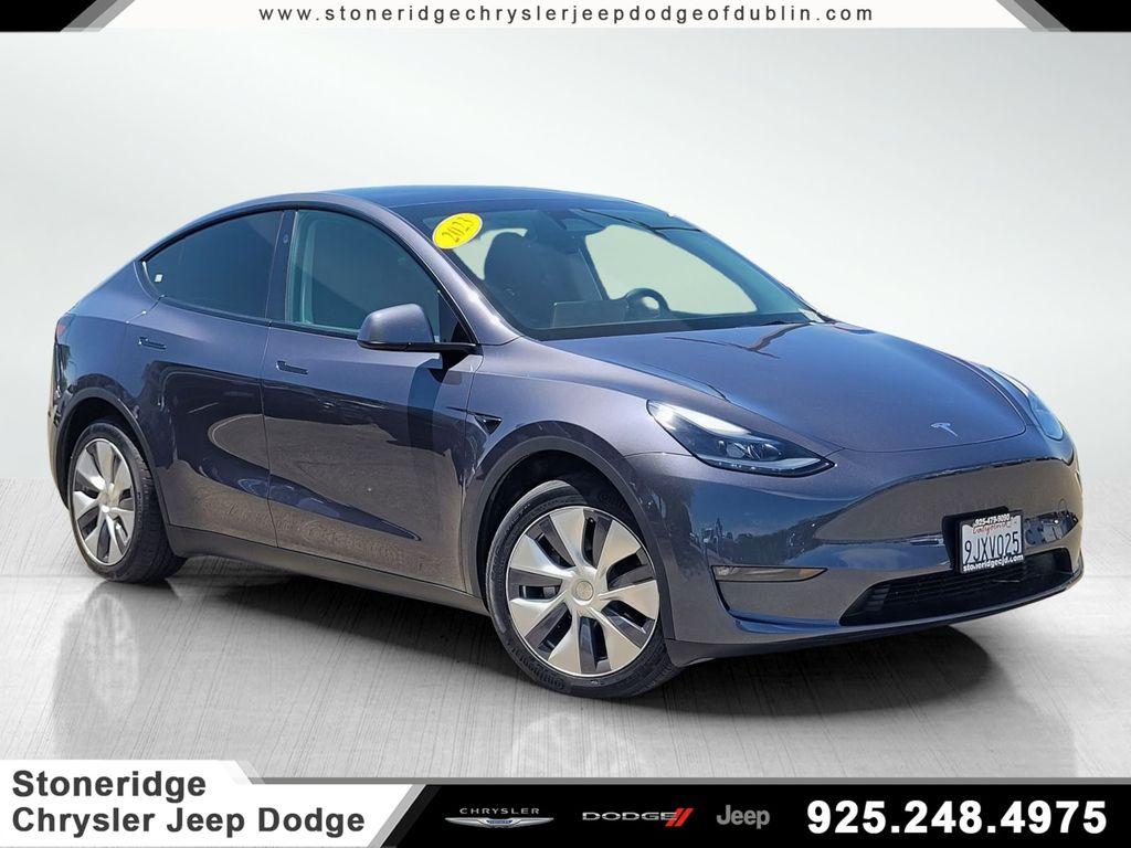 TESLA MODEL Y LONG RANGE - 1
