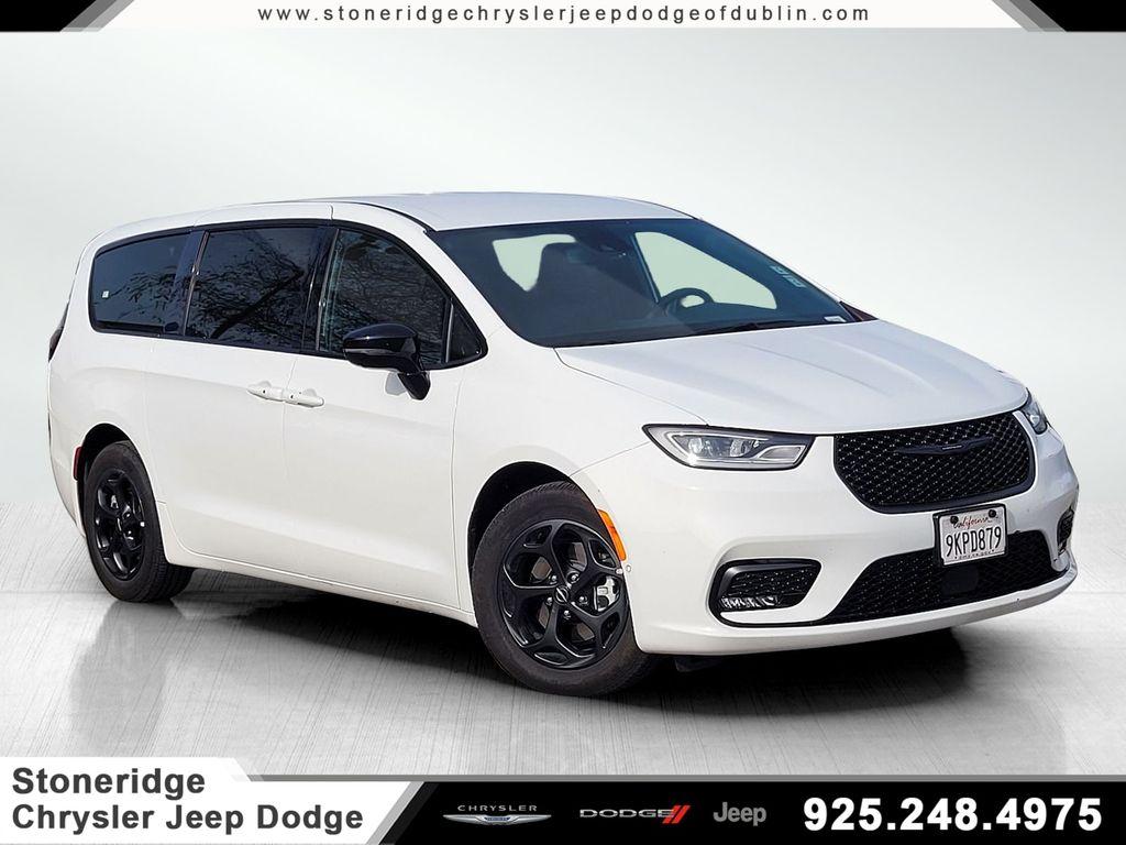 Used 2024 Chrysler Pacifica Hybrid Select