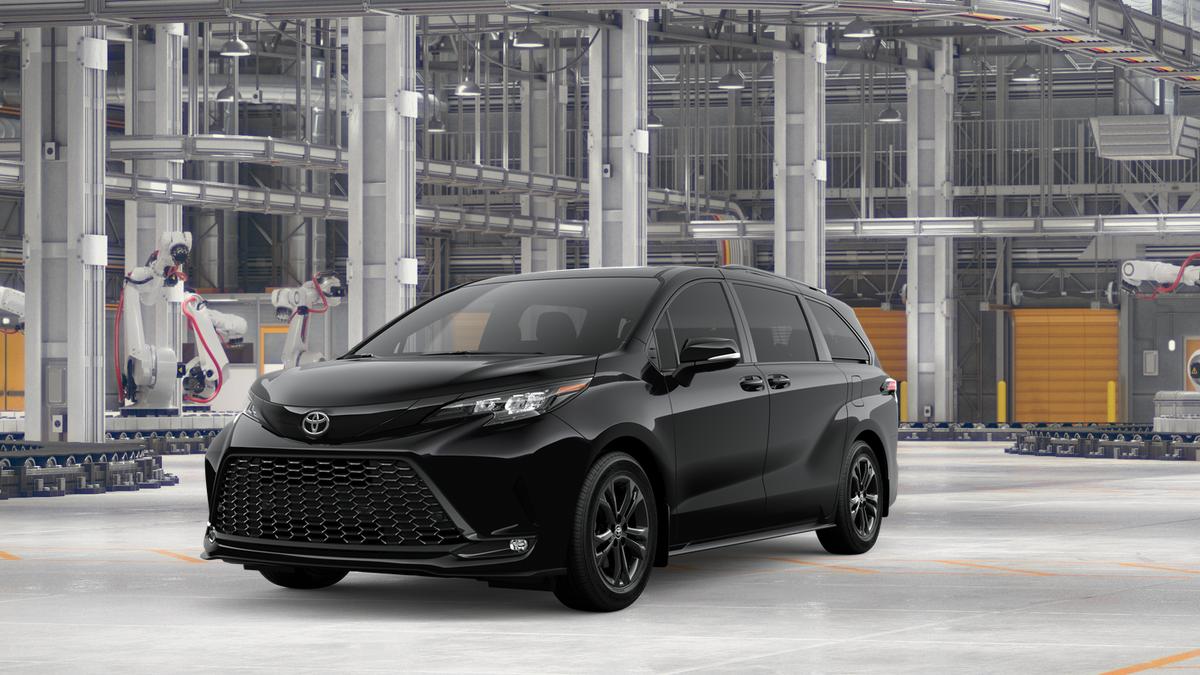 New 2026 Toyota Sienna XSE 7 Passenger