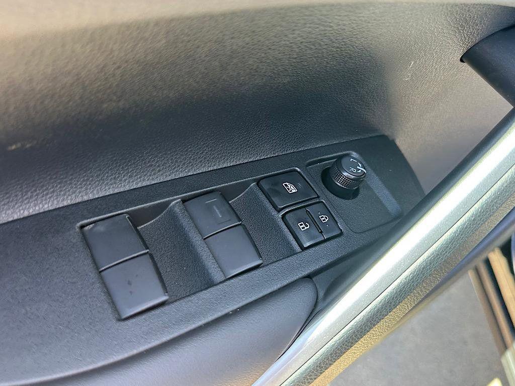 TOYOTA COROLLA CROSS - 10