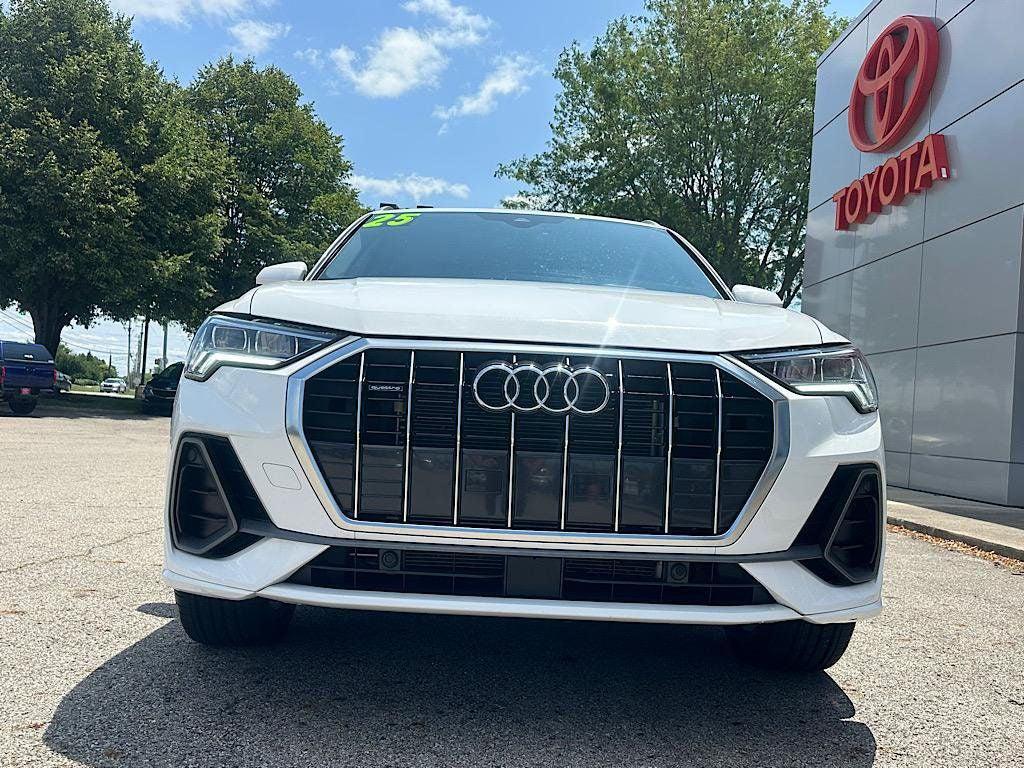 صورة 8 لـ 2025 AUDI Q3 PREMIUM 45 TFSI S LINE QUATTRO TIPTRONIC