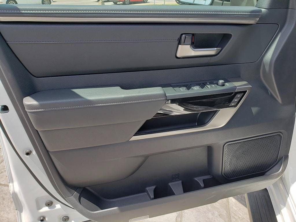 2026 Toyota SEQUOIA LIMITED — фото 10