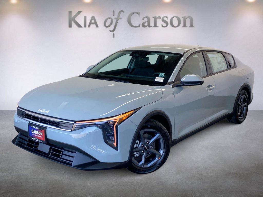 New 2026 Kia K4 LXS