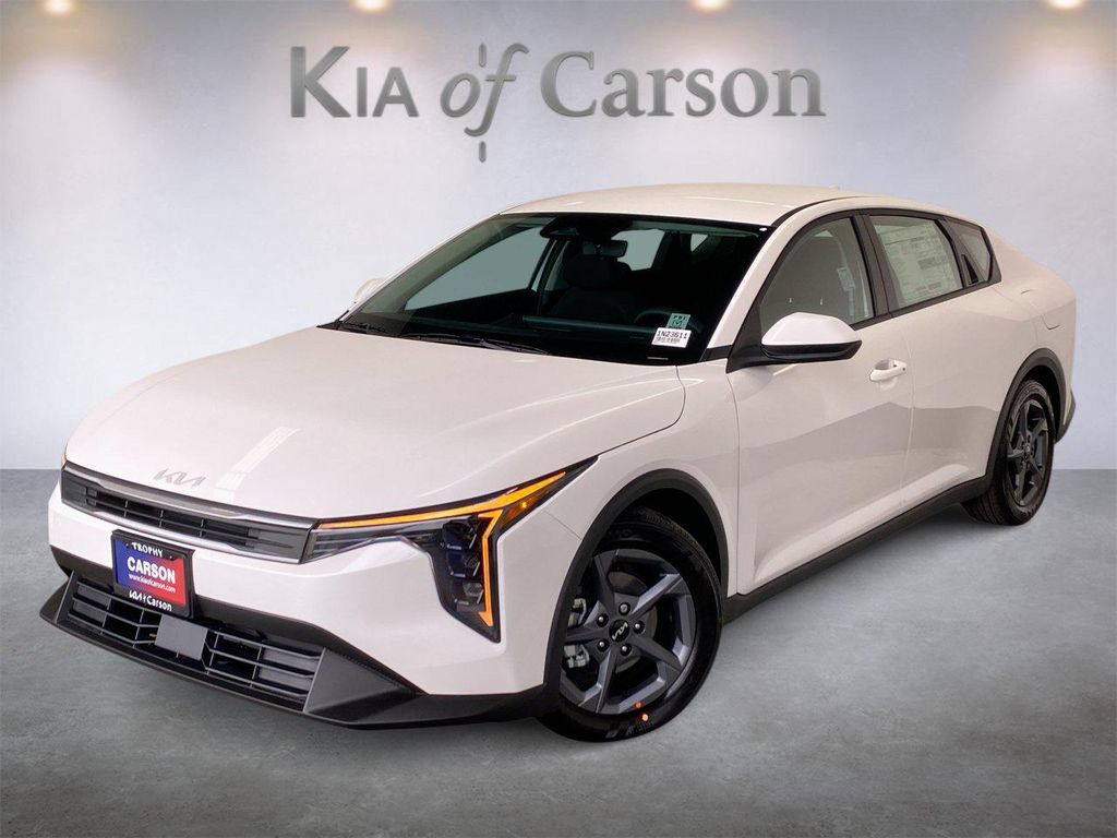 New 2026 Kia K4 LXS