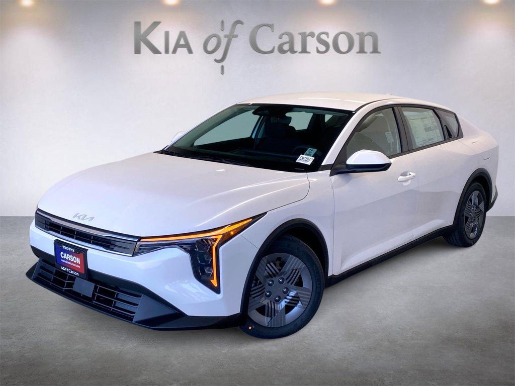 New 2026 Kia K4 LX
