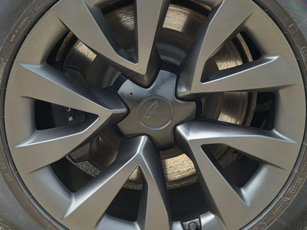 TESLA MODEL X - 3