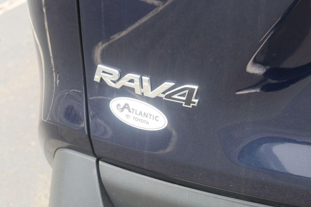 2025 Toyota RAV4 XLE thumbnail 25