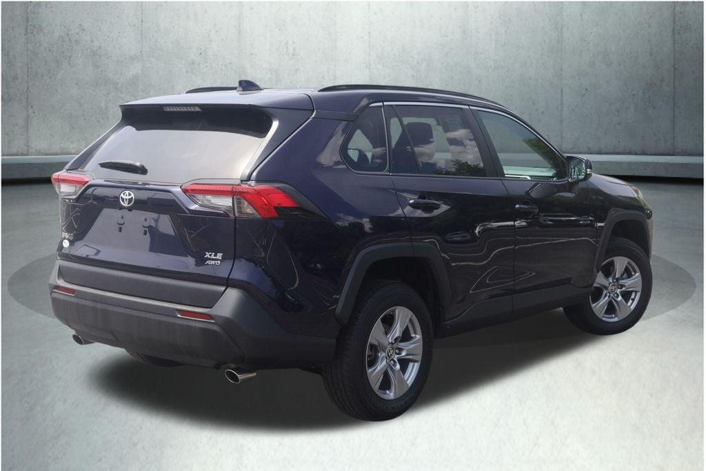 2025 Toyota RAV4 XLE thumbnail 15