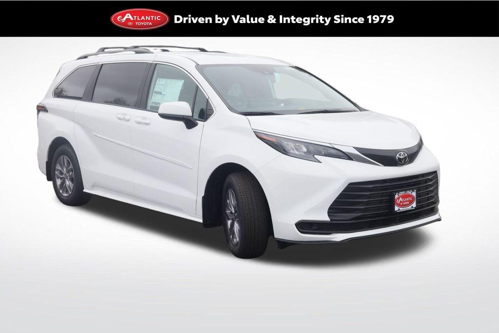 New 2026 Toyota Sienna LE
